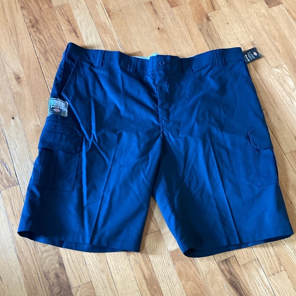 Men’s Dickies Relaxed Fit Flex blue flat front chino cargo shorts size 50 - NWT - Picture 1 of 9
